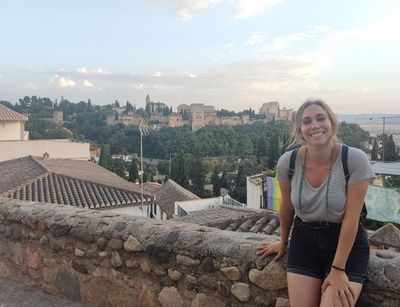 Aufnahme von Alba Delgado, im Hintergrund Blick über Granada