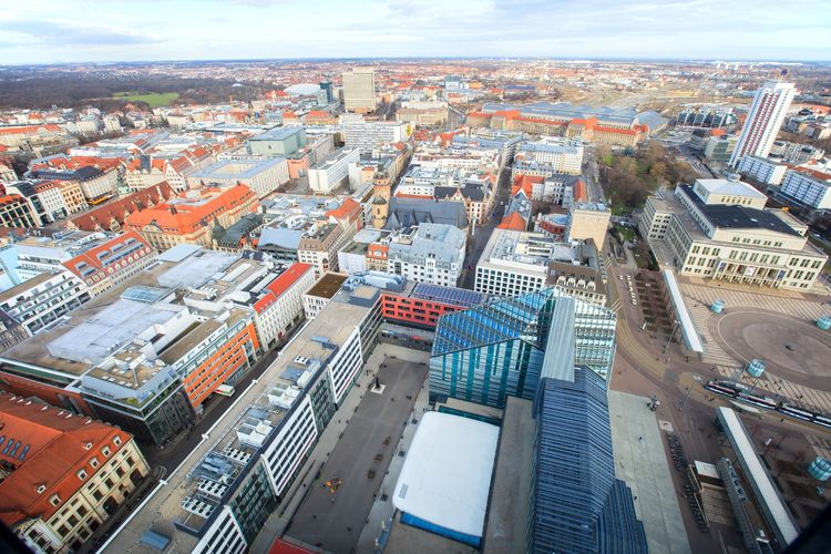 Blick über Leipzig, im Vordergrund der Campus Augustusplatz der Universität.