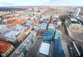 Blick über Leipzig, im Vordergrund der Campus Augustusplatz der Universität.