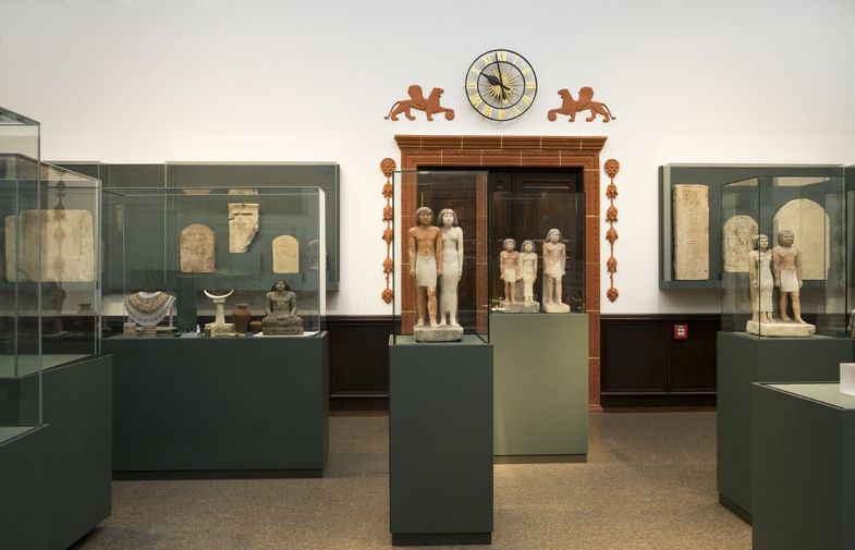 ein Ausstellungsraum des Ägyptisches Museums in der Universität Leipzug