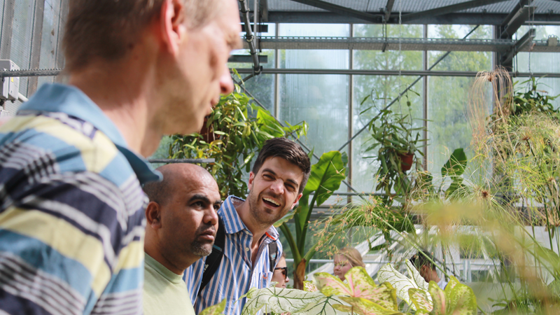 enlarge the image: Field trip to the botanical garden at Leipzig University