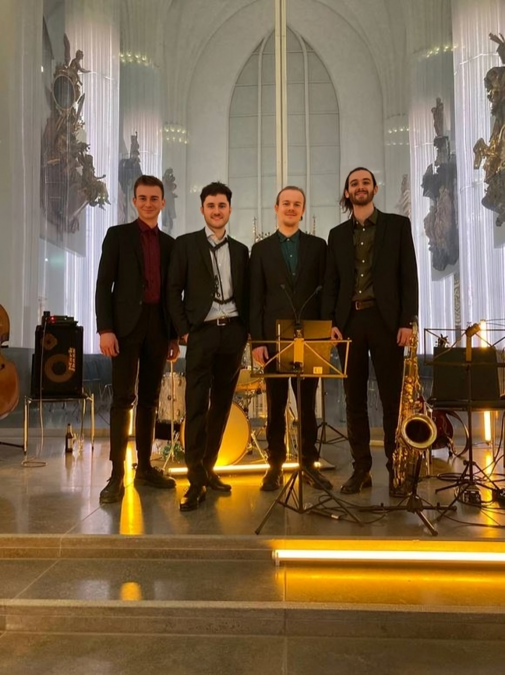zur Vergrößerungsansicht des Bildes: Das Quartett "Bossa Nossa" aus Leipzig auf dem Jahresempfang der Universität Leipzig im Rahmen des Dies academicus 2023