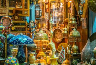 Foto vom Warenangebot auf einem arabischen Markt