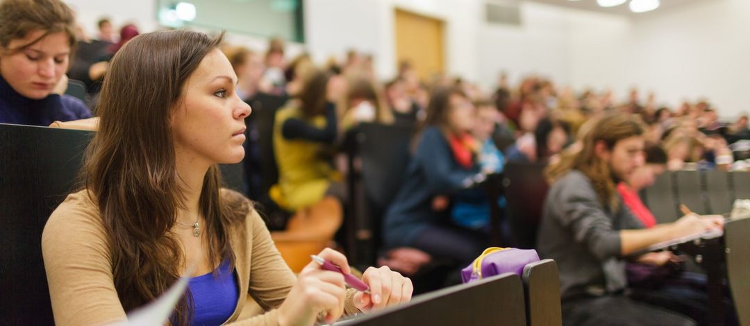 Studierende im Hörsaal