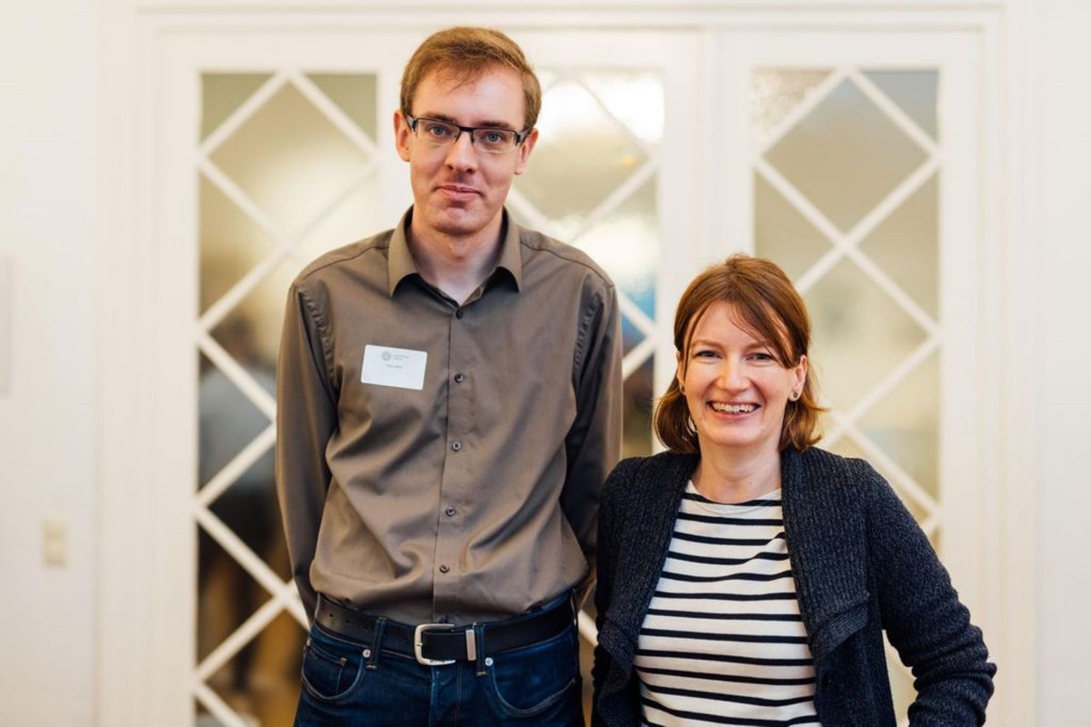 enlarge the image: Portrait of Felix Hahn (left) and Dr. Katharina Methner (right) at the Pre-Doc Award Kickoff Event 2023/24, Photo: Christian Hüller