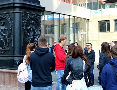 Campus tour in the Leibniz Forum on the Augustusplatz campus