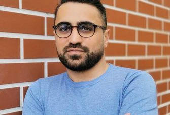 Auf dem Bild ist Dr. Hakob Matevosyan zu sehen.