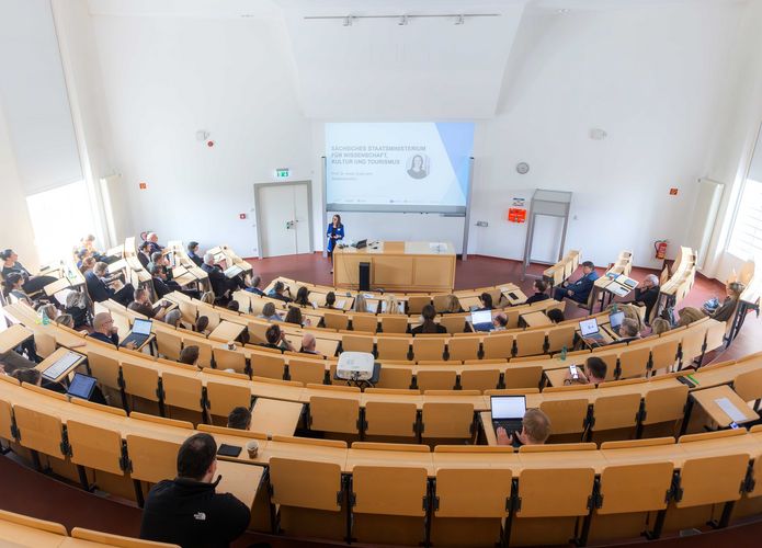 Am 23. April 2025 trafen sich Teilnehmende und potentielle Partner des Projekts KIMed zur Auftaktveranstaltung an der Universitätsmedizin Leipzig. Foto: Swen Reichhold / Universität Leipzig