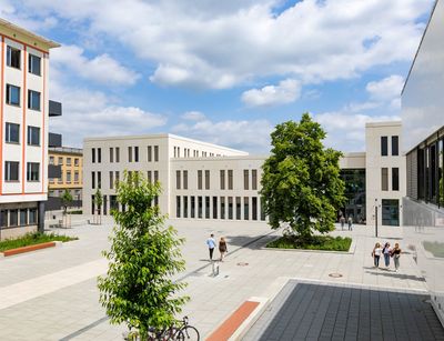Blick auf den Campus Jahnallee mit BBZ und Bilbiothek