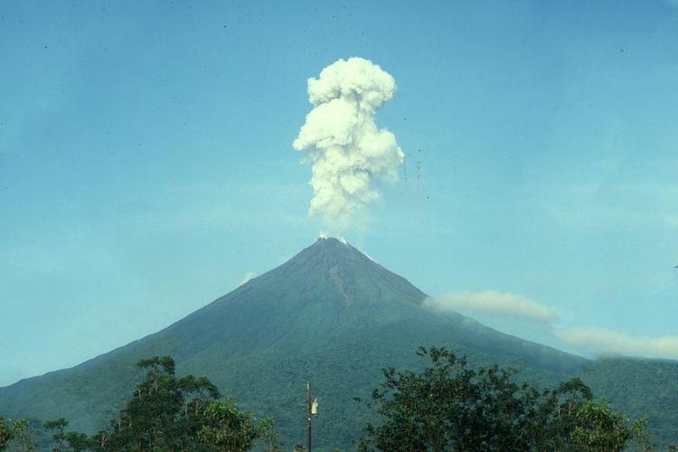 Der Arenal ist einer der aktivsten und zugleich jüngsten Vulkane von Costa Rica.