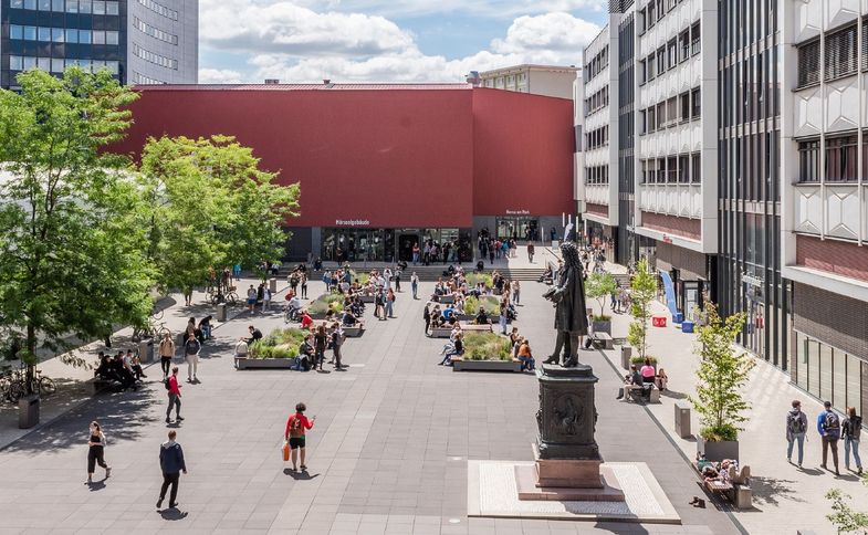 Das Leibnizforum füllt sich wieder: Das Wintersemester 2022/23 ist gestartet.