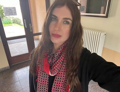 Zu sehen ist eine Porträtaufnahme von Jasmine Richardson (Selfie).