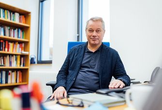 Auf dem Bild ist Prof. Dr. Heinrich Ricking zu sehen.