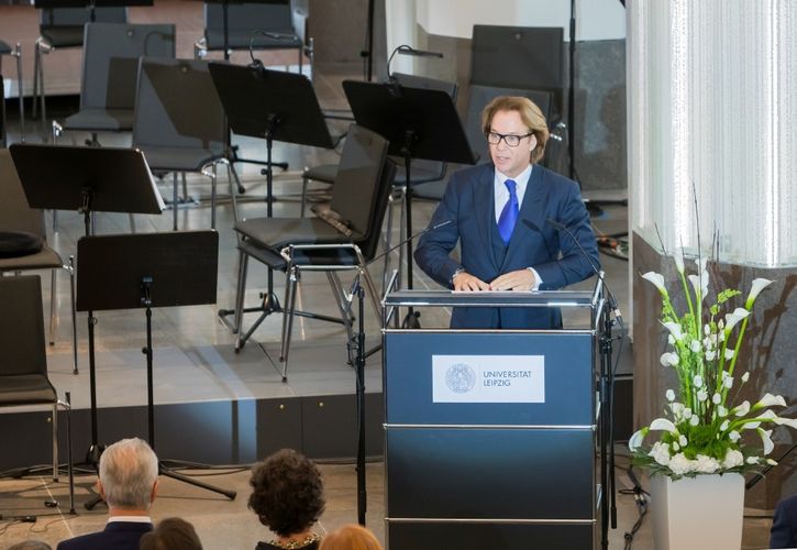 Architekt Erick van Egeraat bei seiner Rede zur Eröffnung des Paulinums