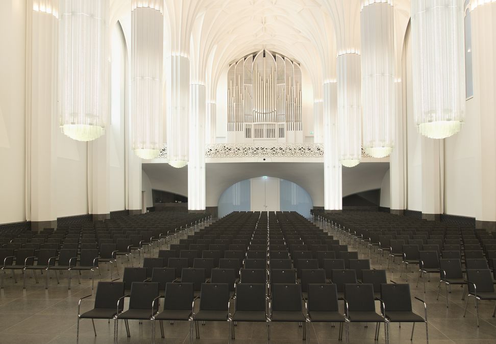 zur Vergrößerungsansicht des Bildes: Eine Innenansicht der Universitätskirche, Foto: Marion Wenzel / Universität Leipzig, Kustodie.