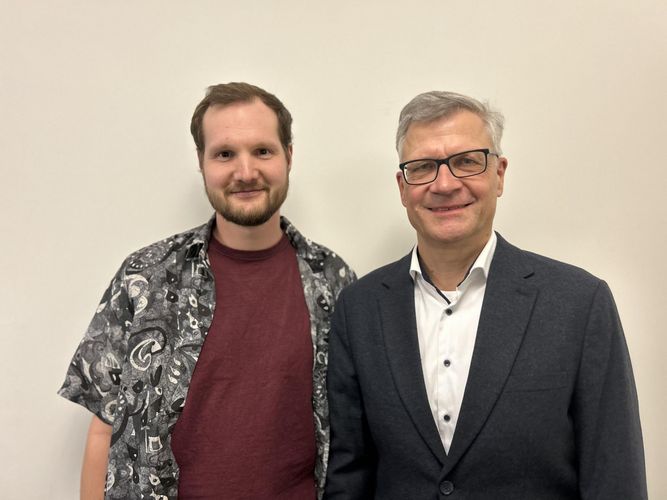 Professor Christoph Schneider (right) and Till Friedmann, Photo: Michael Laue 