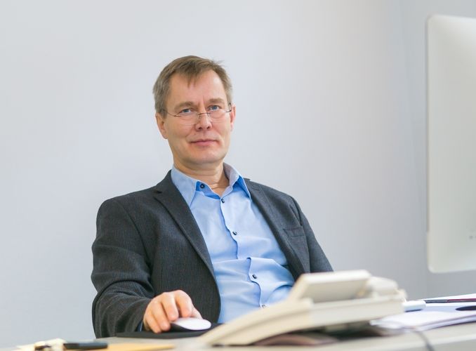 Prof. Dr. Dirk van Laak