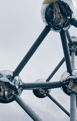 Hier sieht man das Atomium in Brüssel.