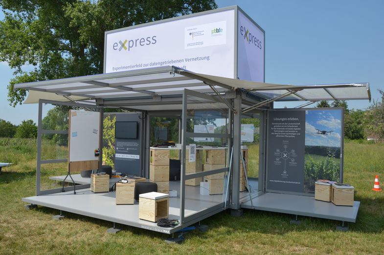 Das Projekt EXPRESS stellt sich auf den Mitteldeutschen Digitaltagen im Wein- und Obstbau in Meißen vor.