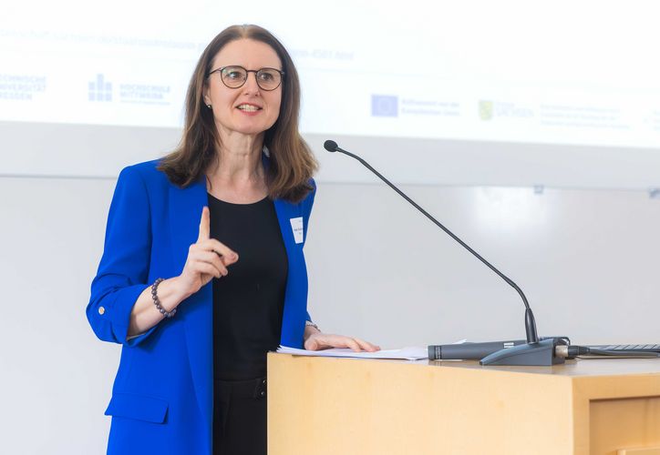 Prof. Dr. Heike Graßmann, die Staatssekretärin für Wissenschaft, Kultur und Tourismus, hielt das Grußwort beim Kickoff KIMed. Foto: Swen Reichhold / Universität Leipzig
