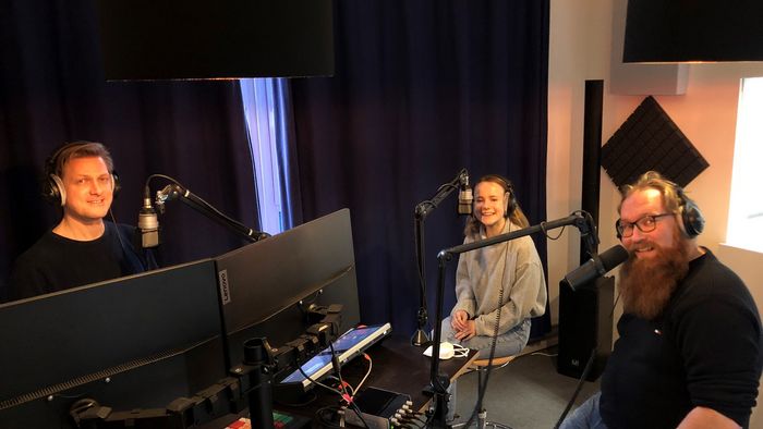 Tandem-Stories Podcast, Aufzeichnung im Studio mit Host Tobias Rohe, Eva Heiligensetzer und Claudius Nießen