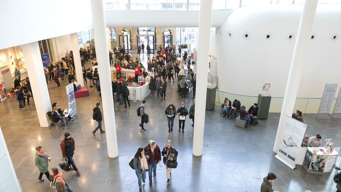 Tag der offenen Tür 2018: voller Campus am Augustusplatz.