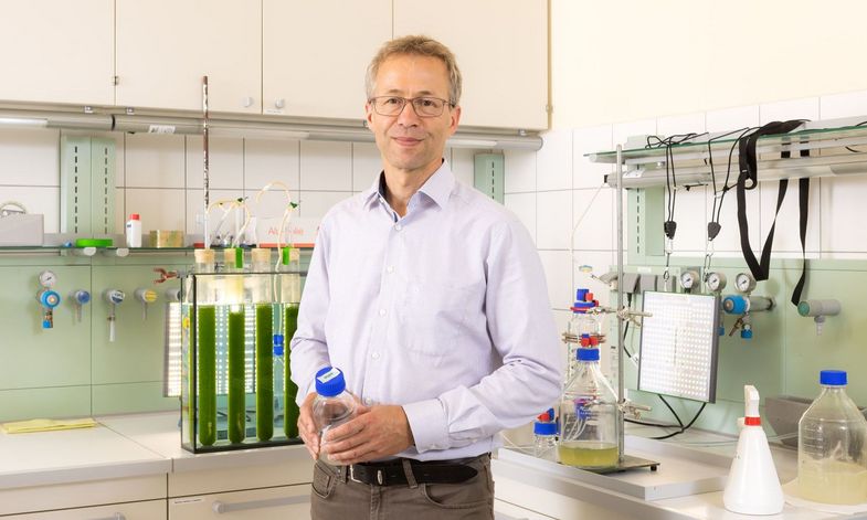 Tilo Pompe, Professor of Biophysical Chemistry at the University of Leipzig, is involved in the "Nature" publication. Photo: Swen Reichhold
