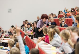 Hörsaal mit Kindern