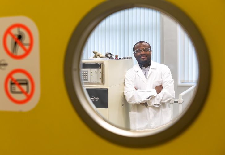 Henry Reynolds Nana Benyin Enninful in his lab, seen from the outside