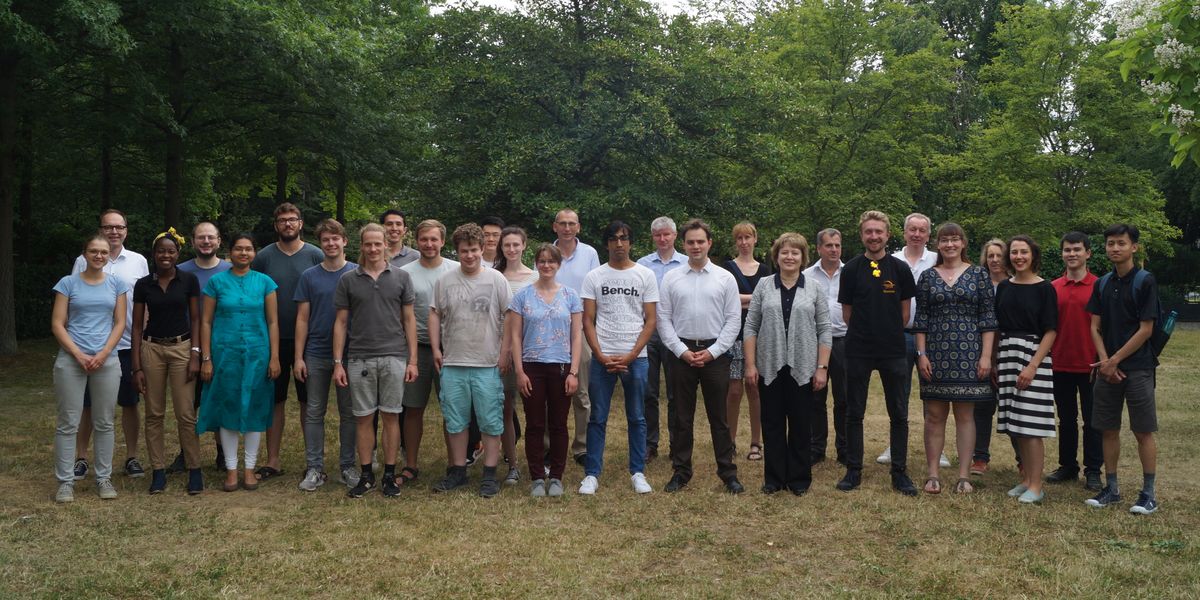 enlarge the image: Group photo ¹²³H RTG / June 2022 (Photo: Liesa Gromm / Leipzig University, RTG 2721)