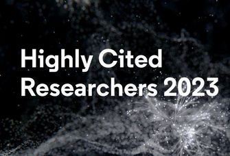 schwarzer Hintergrund mit weißen Linien, Schriftzug Highly cited researchers 2023