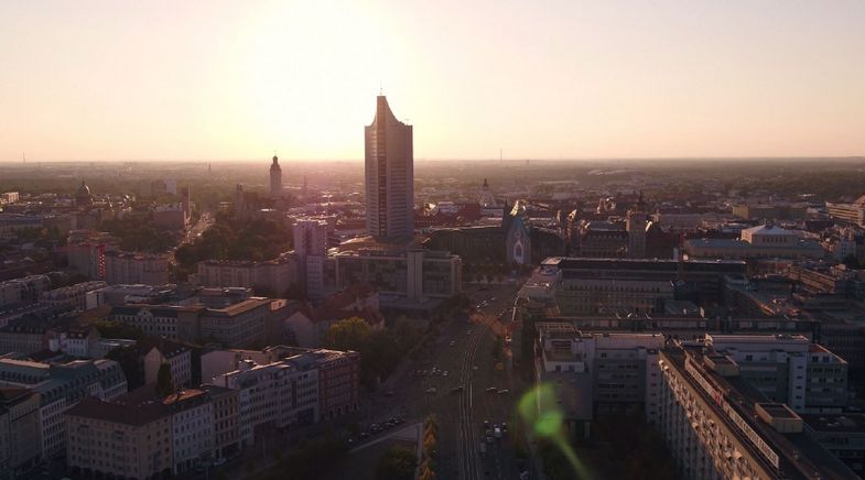 Die Reise durch die Universität Leipzig beginnt (Screenshot aus dem Film)