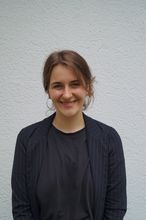 Zu sehen ist die wissenschaftliche Hilfskraft Svenja Samstag