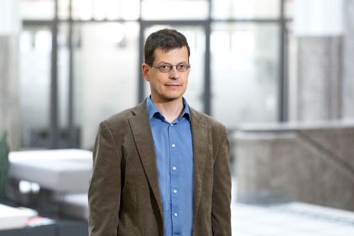 Zu sehen ist Prof. Dr. Stefan Rohdewald.