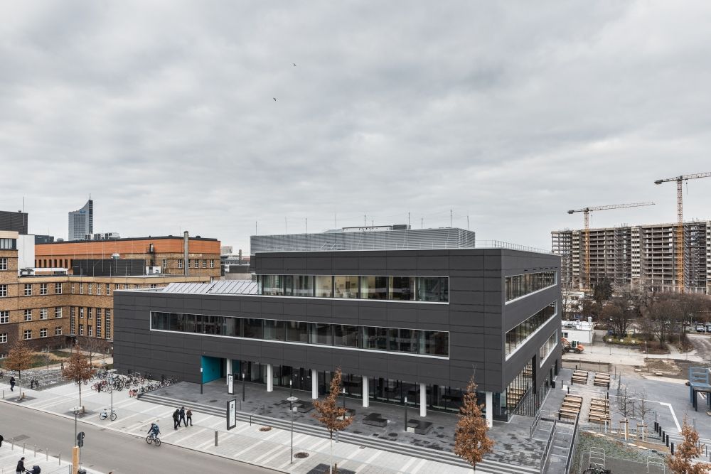 zur Vergrößerungsansicht des Bildes: Neues Gebäude der Bibliothek Medizin und der Mensa am Medizincampus