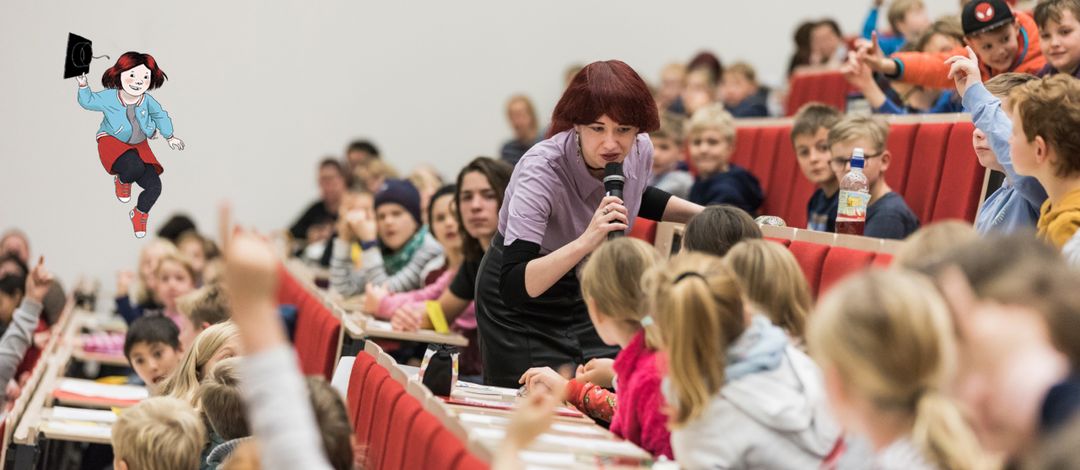 Kinder beantworten Fragen bei der Comichelden-Vorlesung der Kinderuni 2018