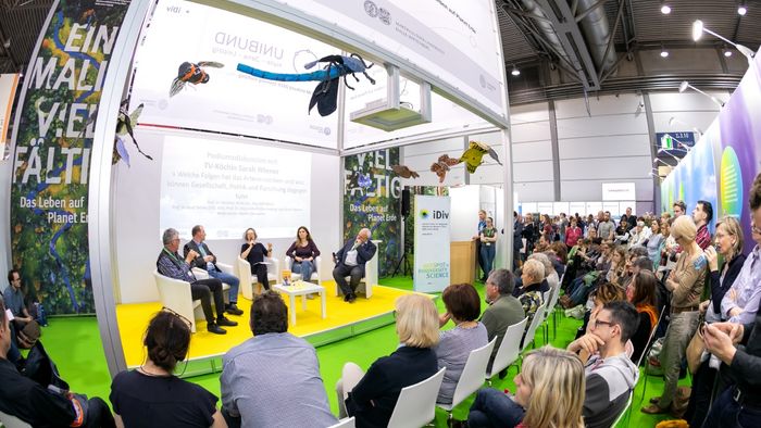 Bühne am Buchmessestand 2019