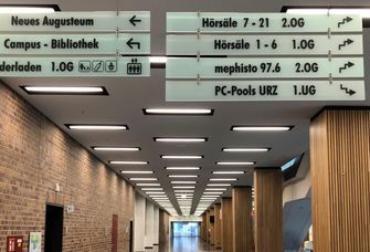 In der vorlesungsfreien Zeit vom 5. Februar bis 29. März 2024 wird die Beleuchtung des zweiten Obergeschosses im Hörsaalgebäude überholt und energieeffizienter. Foto: Swen Reichhold/Universität Leipzig