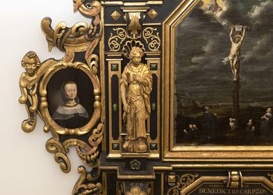 Endzustand des restaurierten Rahmens nach der Montage am Epitaph Endzustand des restaurierten Rahmens nach der Montage am Epitaph