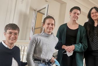 Botschafterinnen und Stipendiatinnen der Studienstiftung des Deutschen Volkes an der Universität Leipzig: Prof. Dr. Sabine Griese, Antonia Grunert, Alma Schulenburg und Prof. Dr. Evamarie Hey-Hawkins. Foto: Michael Lindner, Universität Leipzig