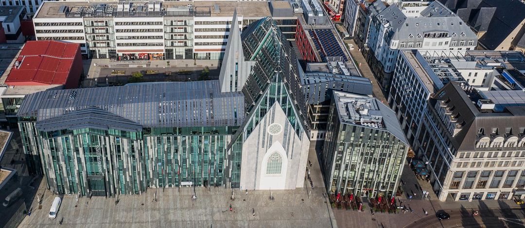 Blick auf das Neue Augusteum, Paulinum und Seminargebäude. Foto: Christian Hüller