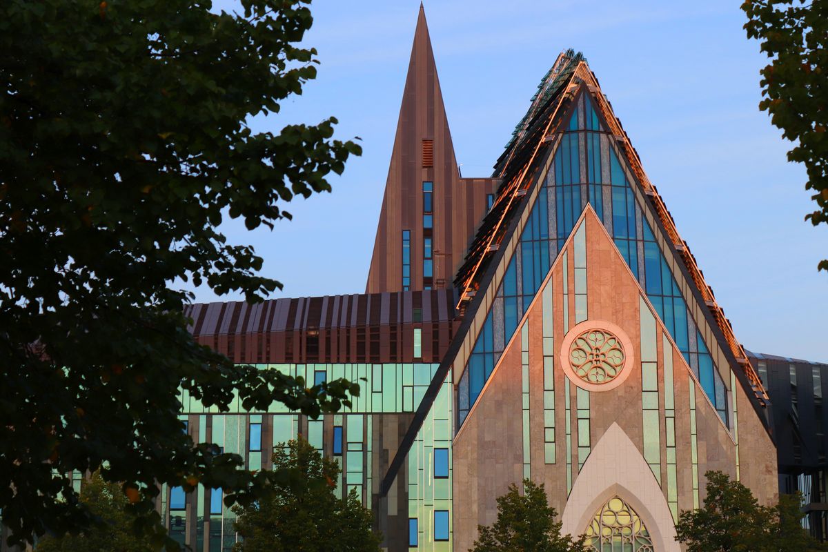 zur Vergrößerungsansicht des Bildes: Die Universitätskirche, Foto: Anna Tunger.
