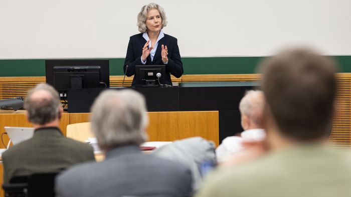 Die designierte Rektorin Prof. Dr. Eva Inés Obergfell bei der Senatssitzung am 15. März 2022. Foto: Christian Hüller