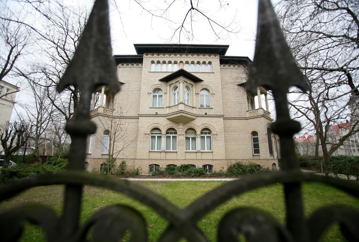 zur Vergrößerungsansicht des Bildes: Aufname der Villa Tillmanns