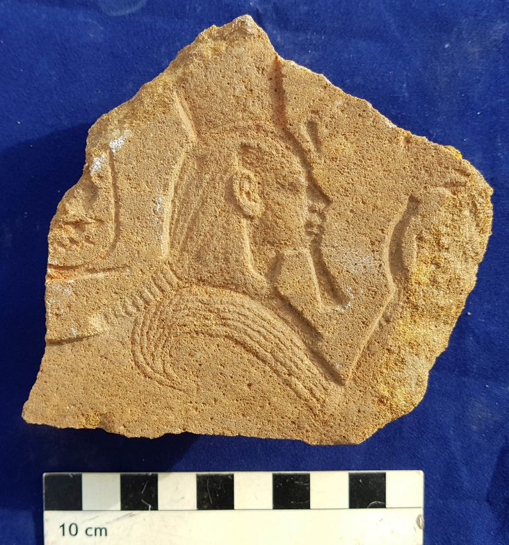 Eines der gefundenen Fragmente: Echnaton als Sphinx.
