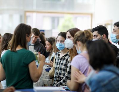 Plenty of interest at the information day for international students and refugees organised by the Studentenwerk Leipzig in cooperation with the HTWK and Leipzig University.