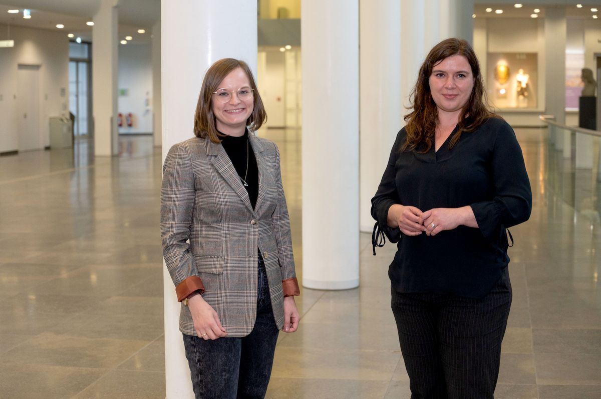 zur Vergrößerungsansicht des Bildes: Porträt von Kira Stütz und Dr. Kerstin Menzel