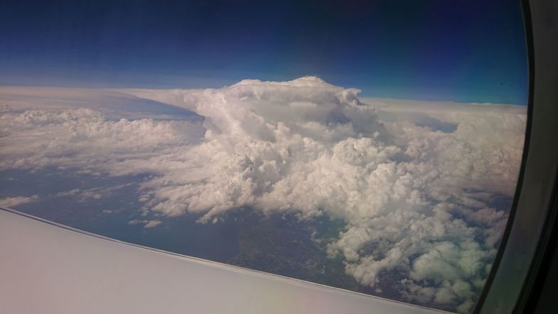 Die Forschenden untersuchen den Einfluss arktischer Eiswolken auf den Klimawandel.