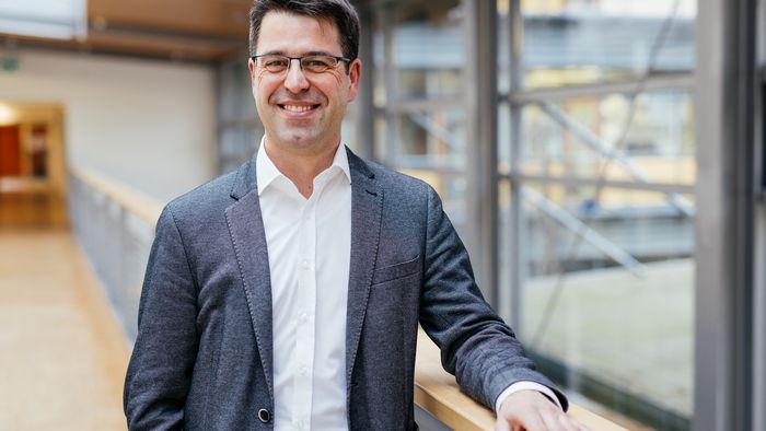 Portraitfoto von Prof. Dr. Ralf Tonner-Zech