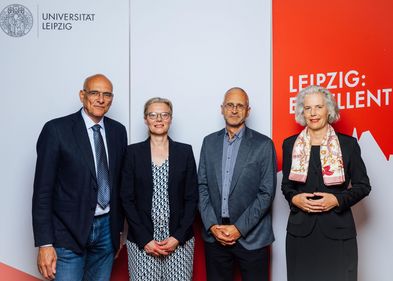 Great joy after the announcement of the excellence decision: from left to right: Vice-Rector Professor Jens-Karl Eilers, LeiCeM co-spokesperson Professor Antje Körner, LeiCeM spokesperson Professor Michael Stumvoll and Rector Professor Eva Inés Obergfel Great joy after the announcement of the excellence decision: from left to right: Vice-Rector Professor Jens-Karl Eilers, LeiCeM co-spokesperson Professor Antje Körner, LeiCeM spokesperson Professor Michael Stumvoll and Rector Professor Eva Inés Obergfell. Photo: Christian Hüller